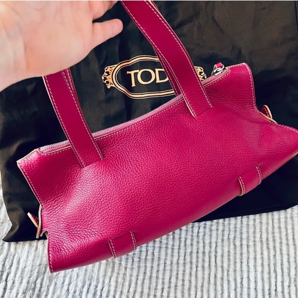 Tod's Fuchsia Leather Shoulder Bag - Picture 3 of 11